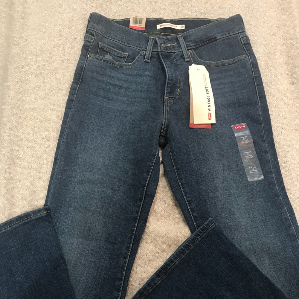 🍀NWT Levi’s Shaping Bootcut Jeans